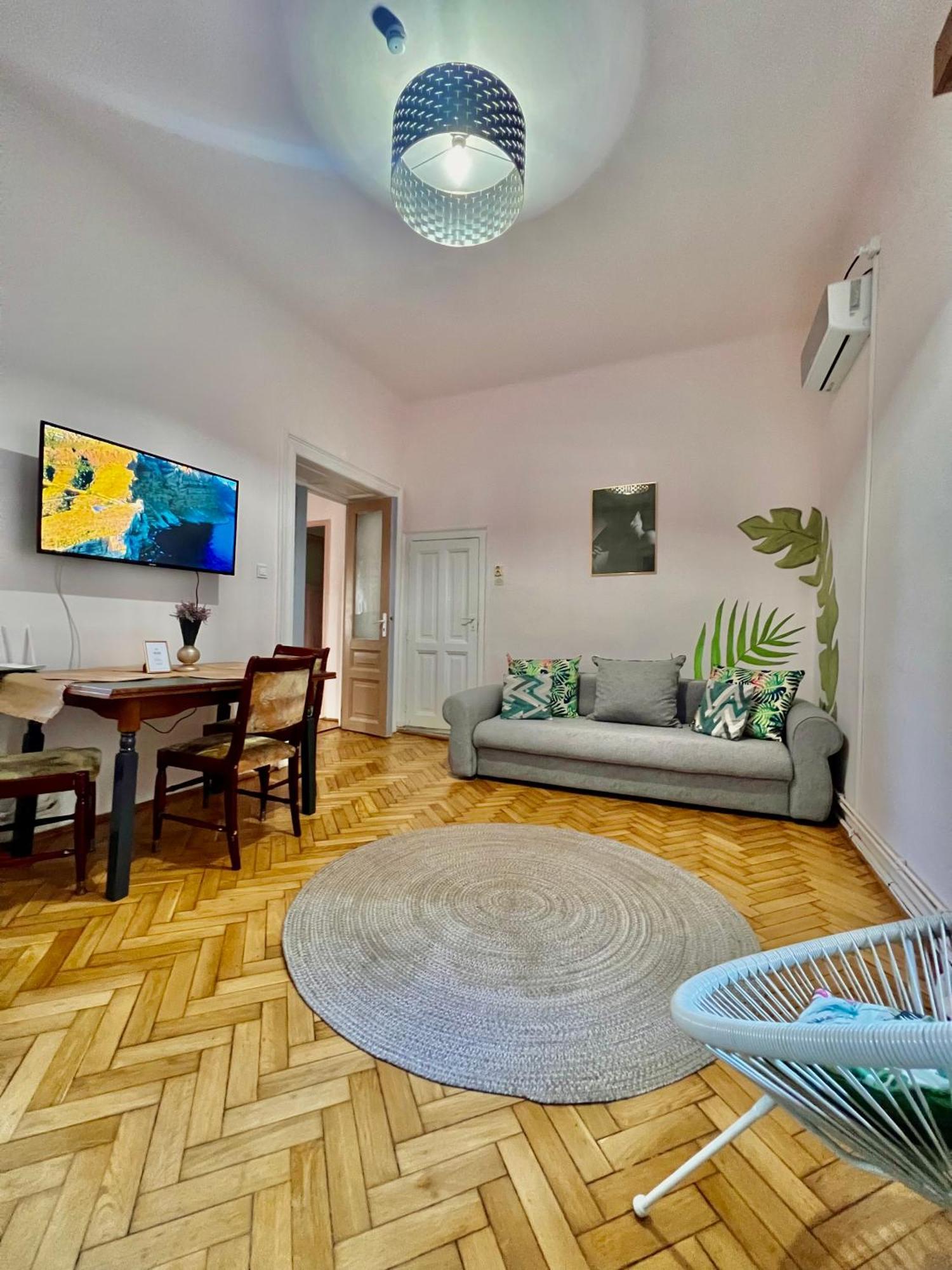 Old Town City Center Apartments Брашов Экстерьер фото