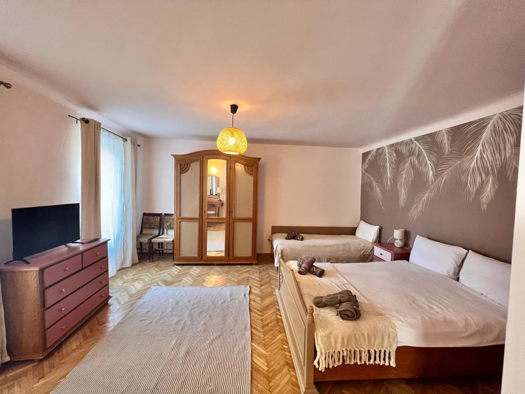 Old Town City Center Apartments Брашов Экстерьер фото